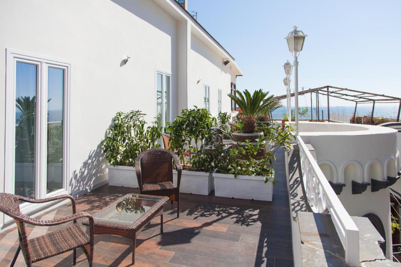 Casa Restino Bed & Breakfast Torre del Greco Luaran gambar