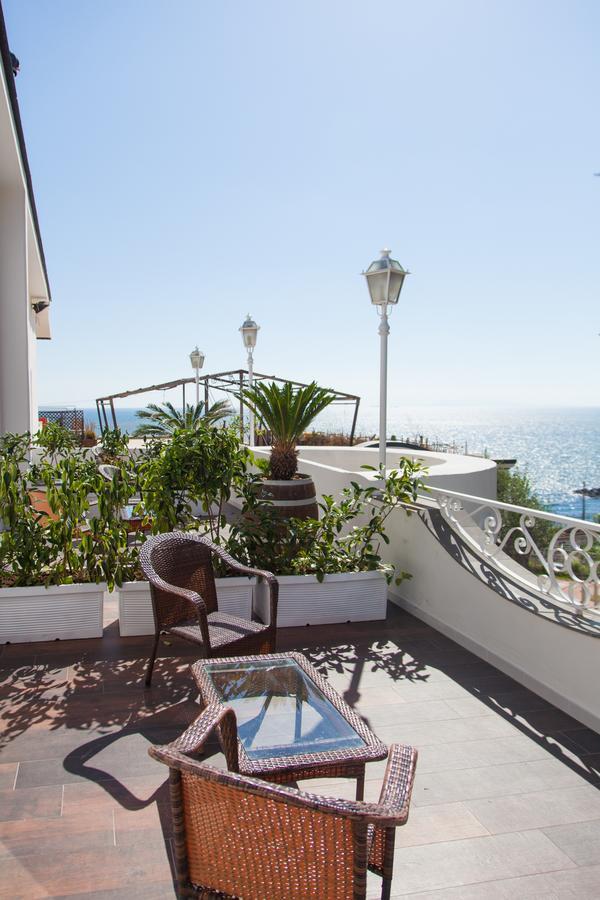 Casa Restino Bed & Breakfast Torre del Greco Luaran gambar